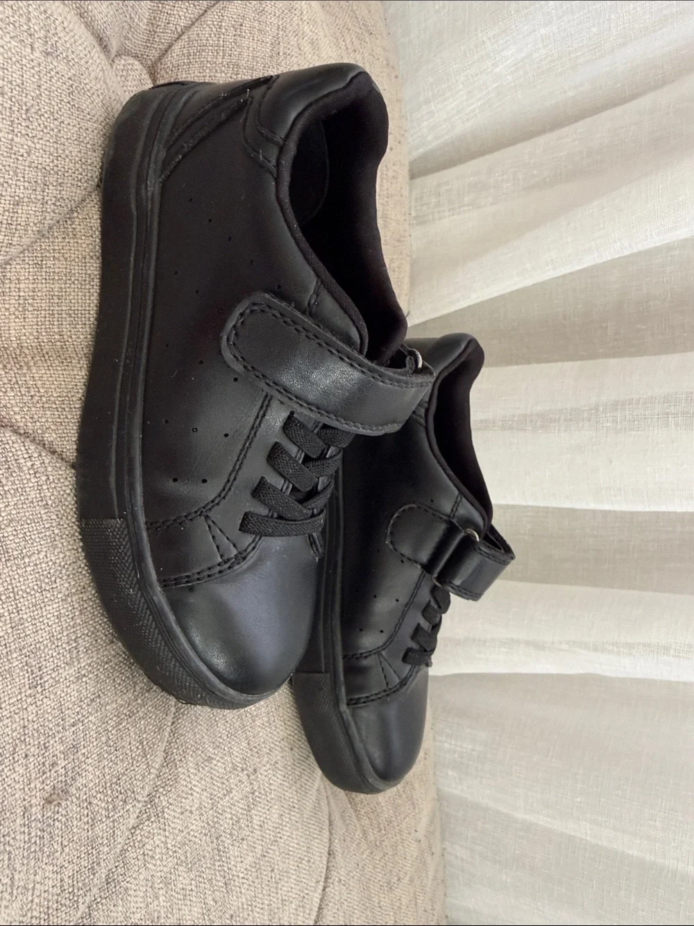 Nordstrom Kids Black Leather Hook-and-Loop School Sneakers